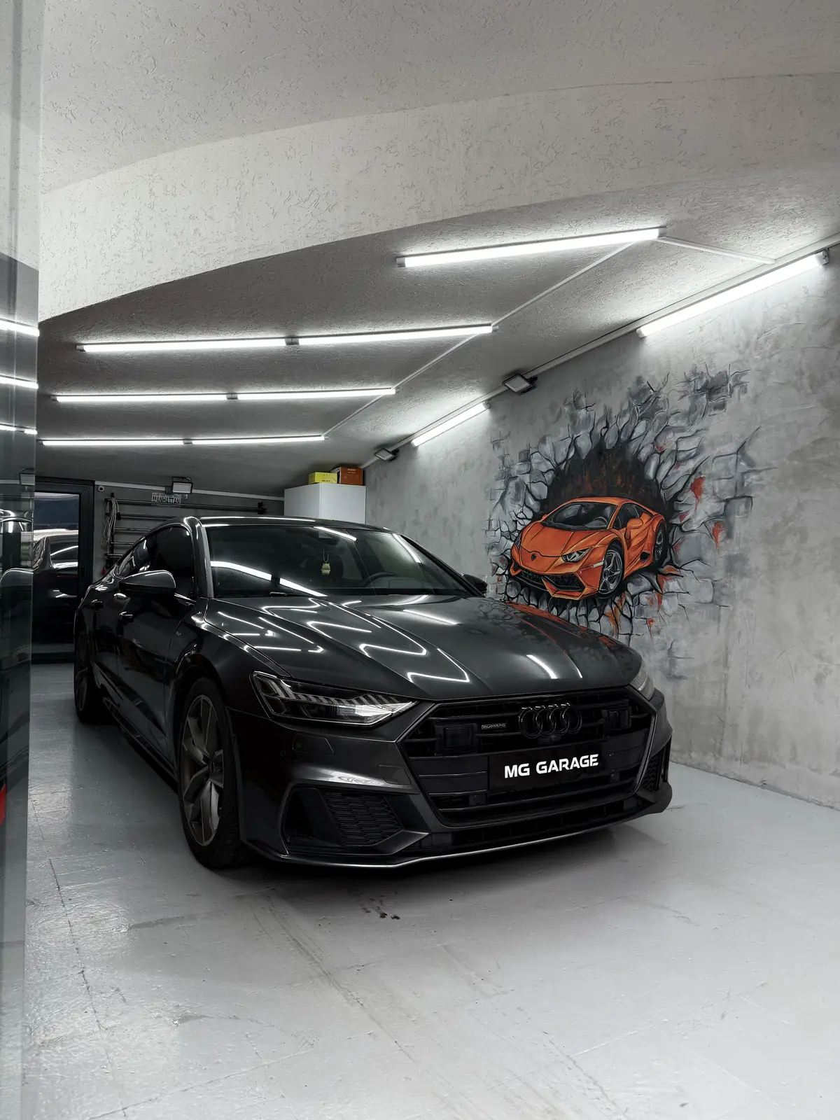 Maslak MG Garage atölyesinde siyah Audi A7 PPF kaplama uygulaması