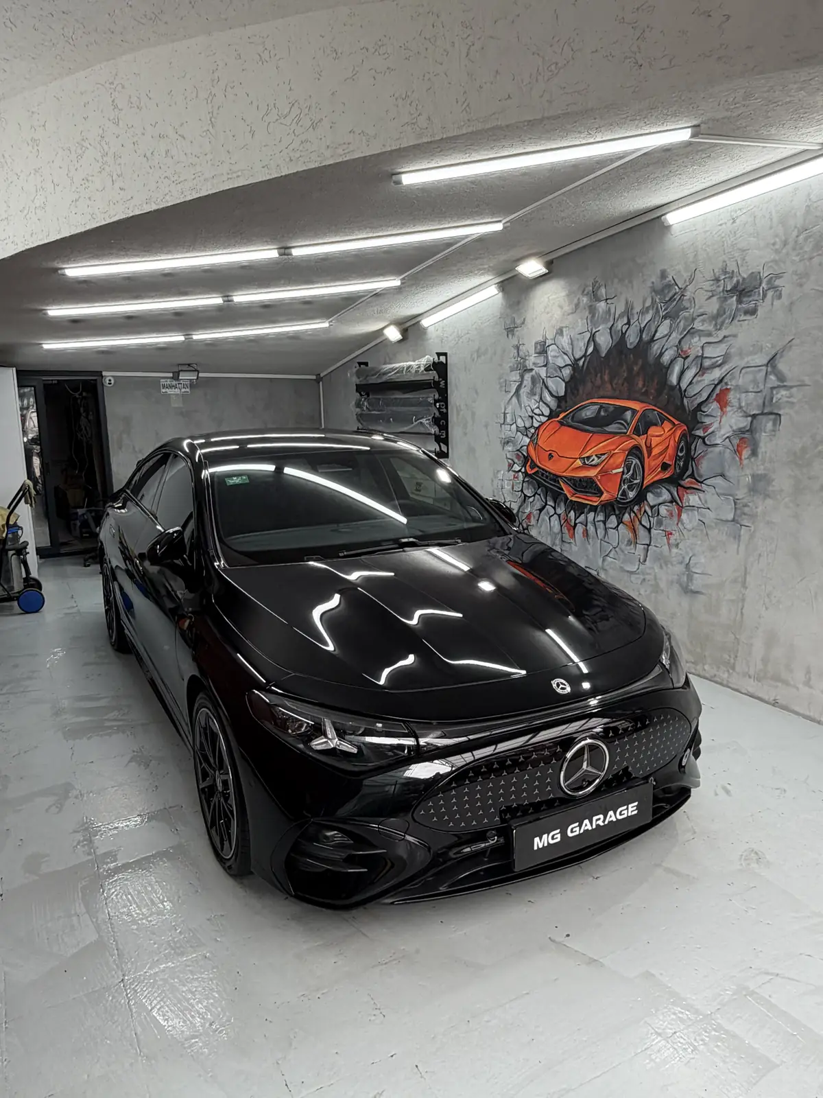Maslak MG Garage atölyesinde Mercedes EQE yüzey koruma uygulaması
